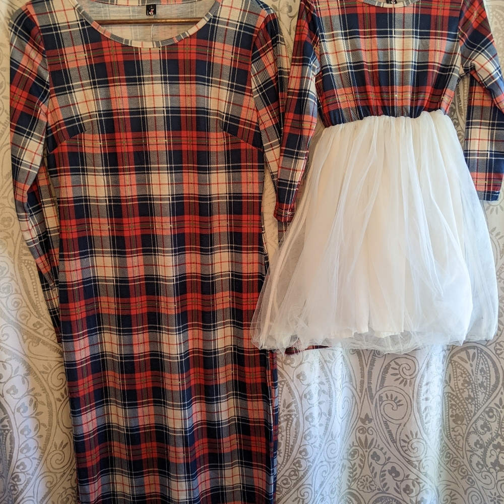 Mommy and Me matching dresses.